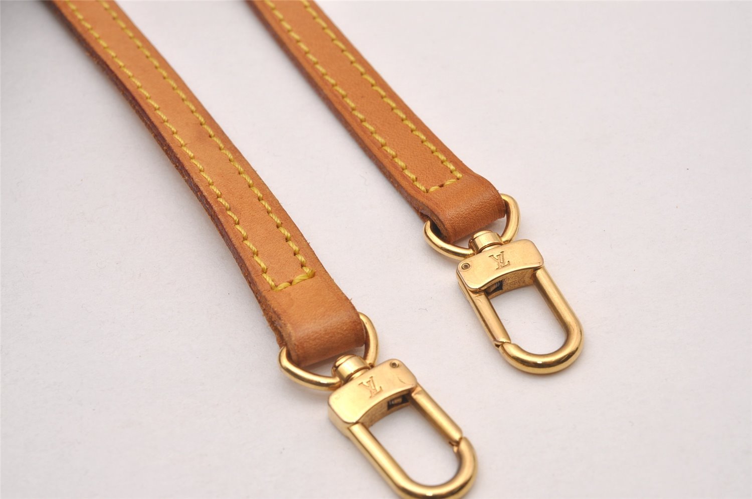 Authentic Louis Vuitton Leather Shoulder Strap Beige 45.1