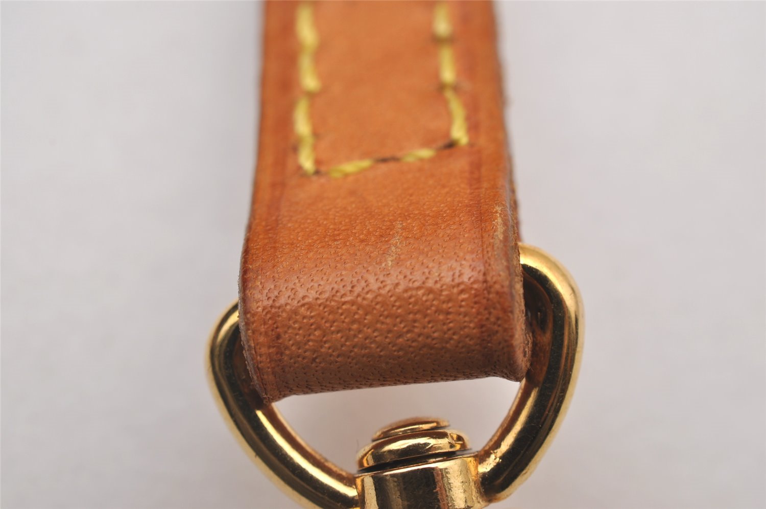 Authentic Louis Vuitton Leather Shoulder Strap Beige 45.1