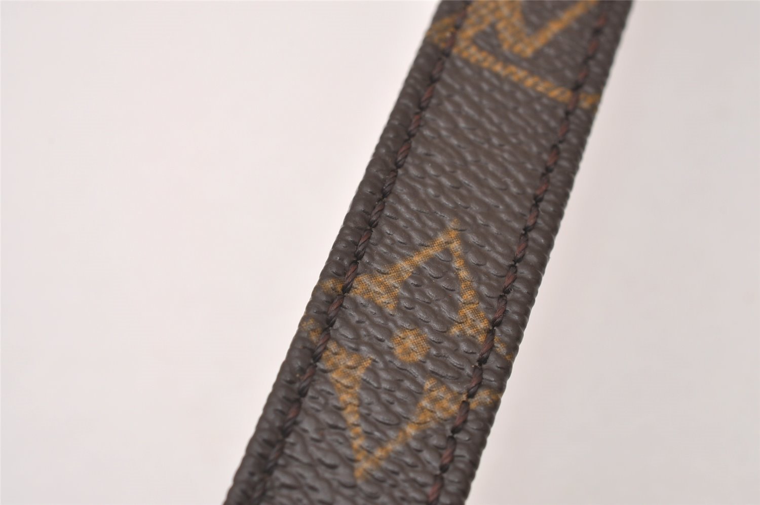 Authentic Louis Vuitton Monogram Shoulder Strap 47.6