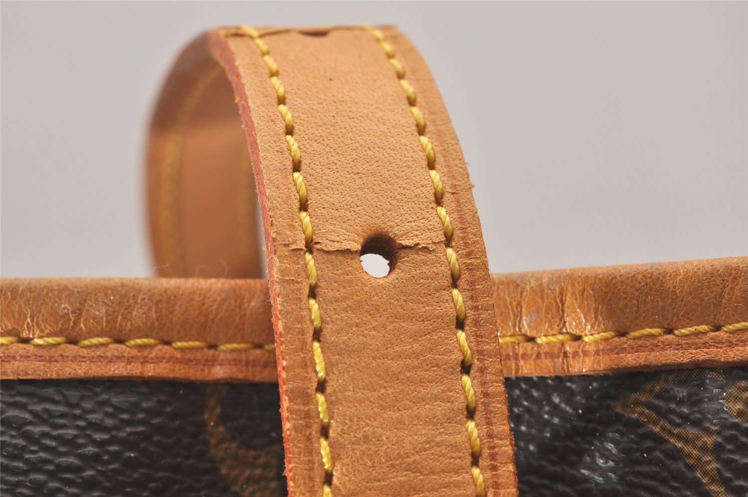 Authentic Louis Vuitton Monogram Bucket GM Shoulder Tote Bag M42236 Junk 1108I