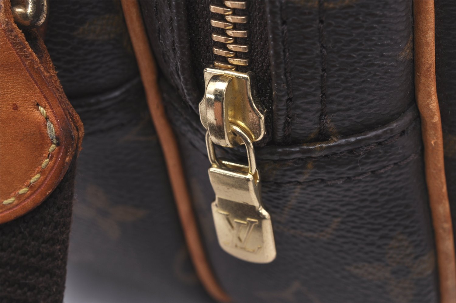 Authentic Louis Vuitton Monogram Reporter PM Shoulder Cross Bag M45254 LV 1113I