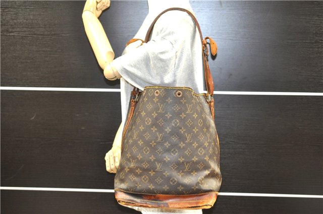 Authentic Louis Vuitton Monogram Noe Shoulder Drawstring Bag M42224 LV 1183G