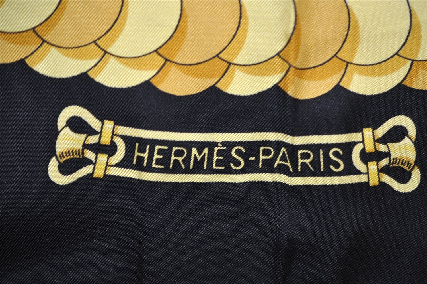 Authentic HERMES Carre 90 Scarf 