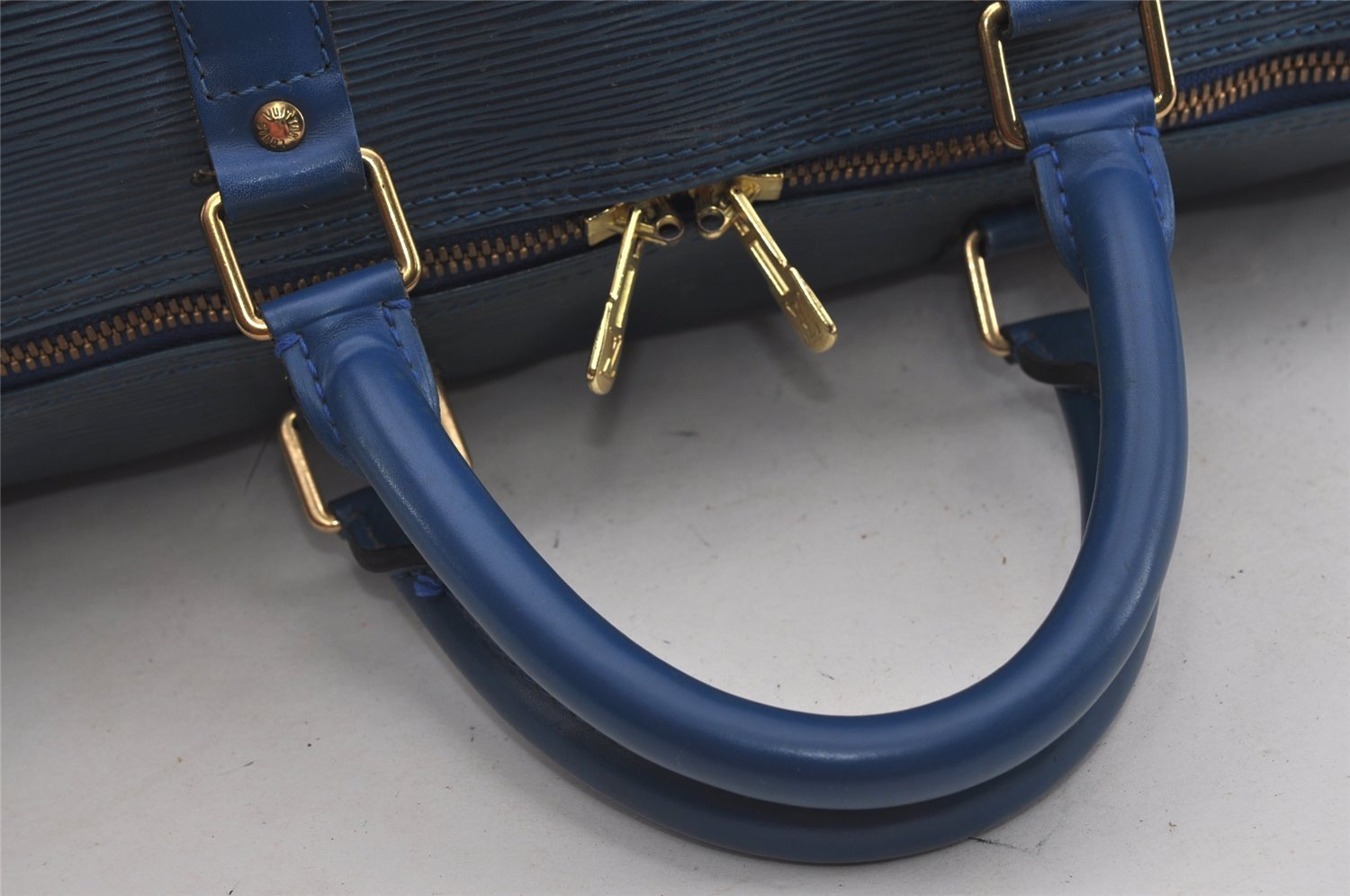 Authentic Louis Vuitton Epi Keepall 50 Boston Travel Bag Blue M42965 LV 1219I