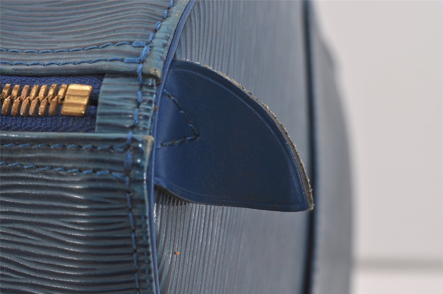 Authentic Louis Vuitton Epi Keepall 50 Boston Travel Bag Blue M42965 LV 1219I