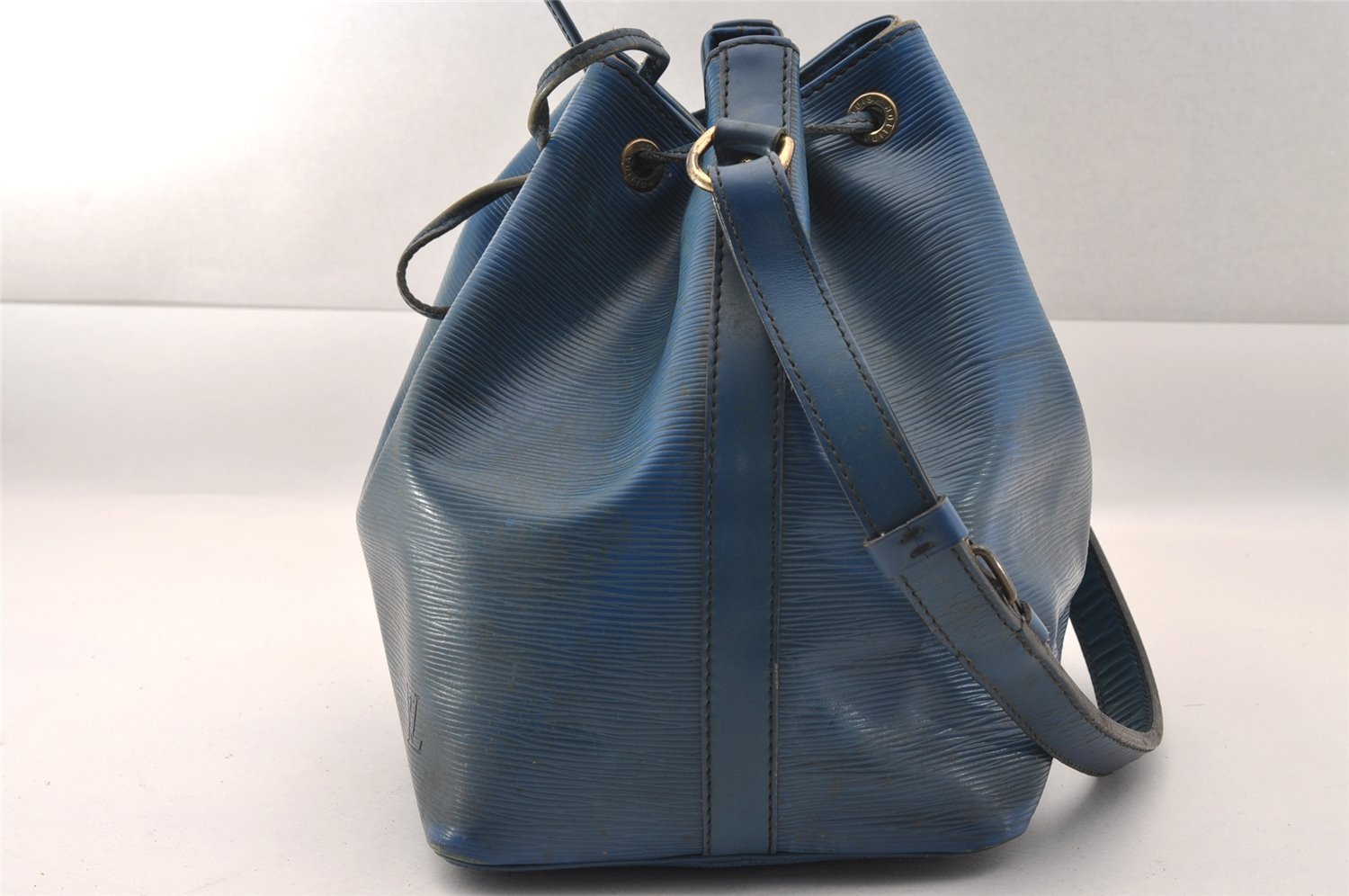 Authentic Louis Vuitton Epi Petit Noe Shoulder Drawstring Bag M44105 Blue 1221I