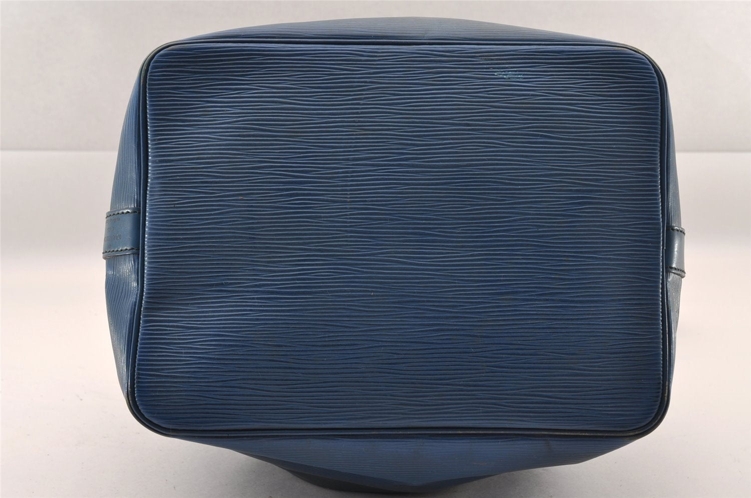 Authentic Louis Vuitton Epi Petit Noe Shoulder Drawstring Bag M44105 Blue 1221I