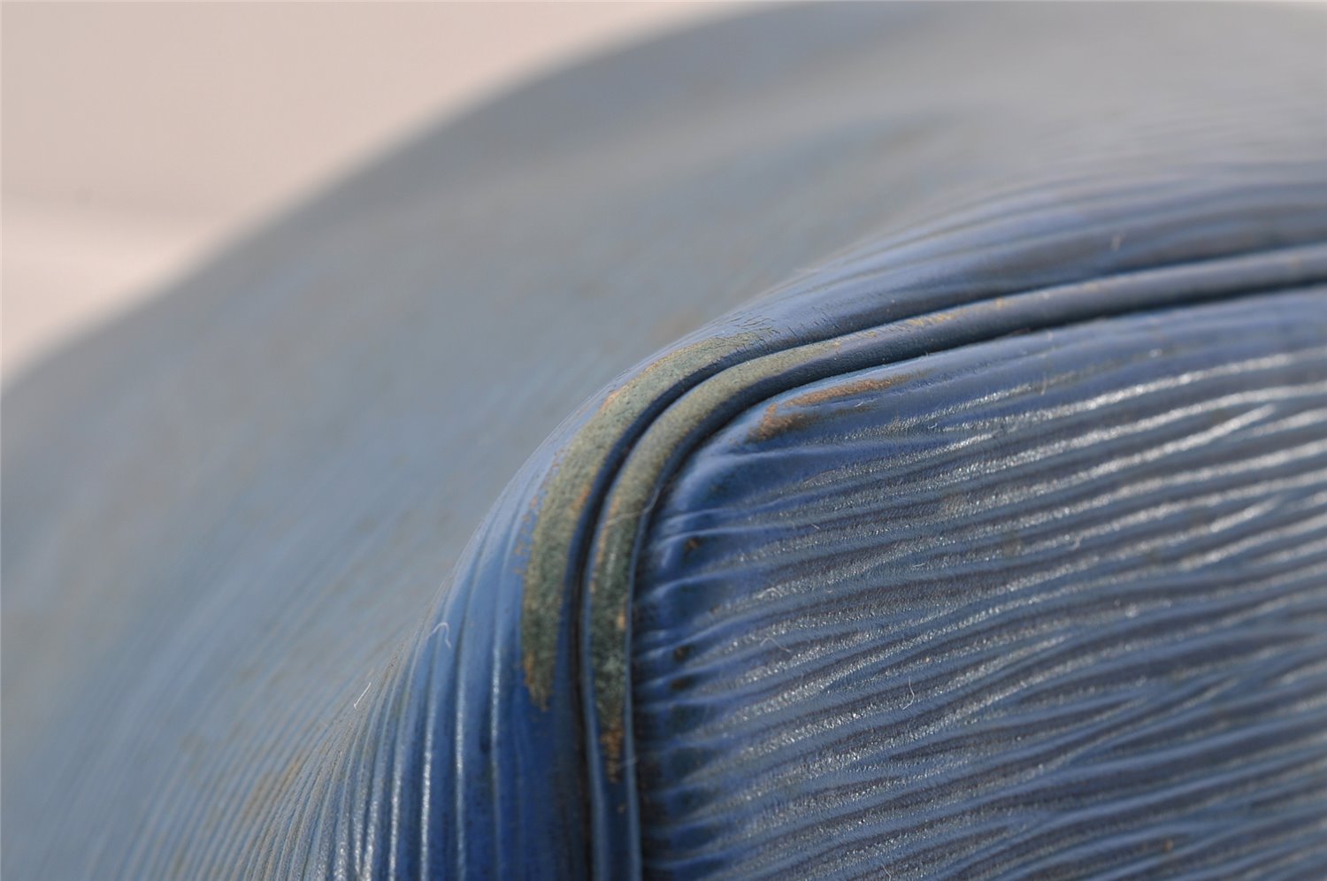 Authentic Louis Vuitton Epi Petit Noe Shoulder Drawstring Bag M44105 Blue 1221I