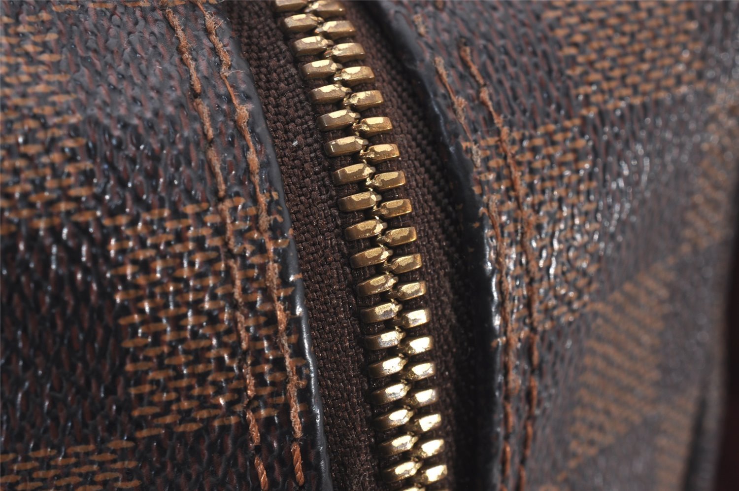 Authentic Louis Vuitton Damier Naviglio Shoulder Cross Body Bag N45255 LV 1246I