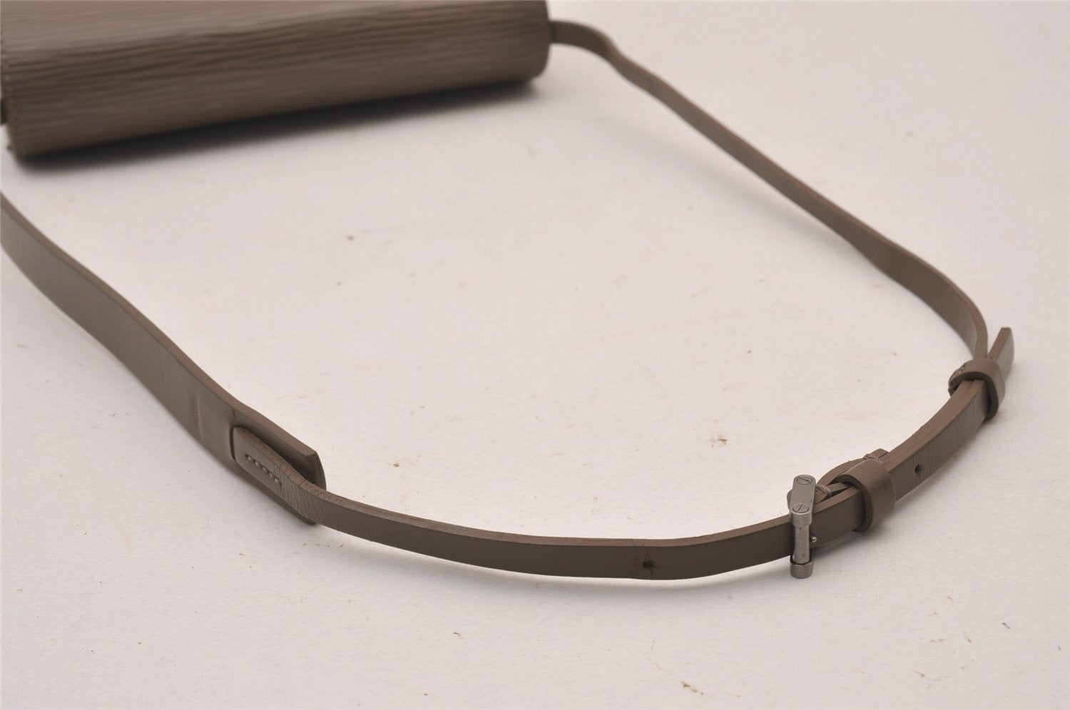 Authentic Louis Vuitton Epi Biarritz Shoulder Bag Purse Gray M5293C LV 1247I