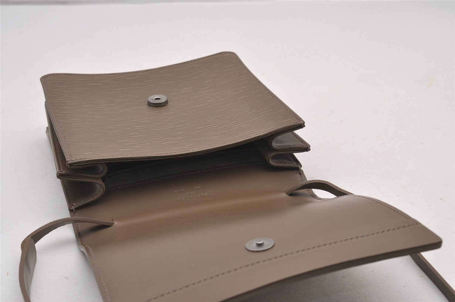 Authentic Louis Vuitton Epi Biarritz Shoulder Bag Purse Gray M5293C LV 1247I