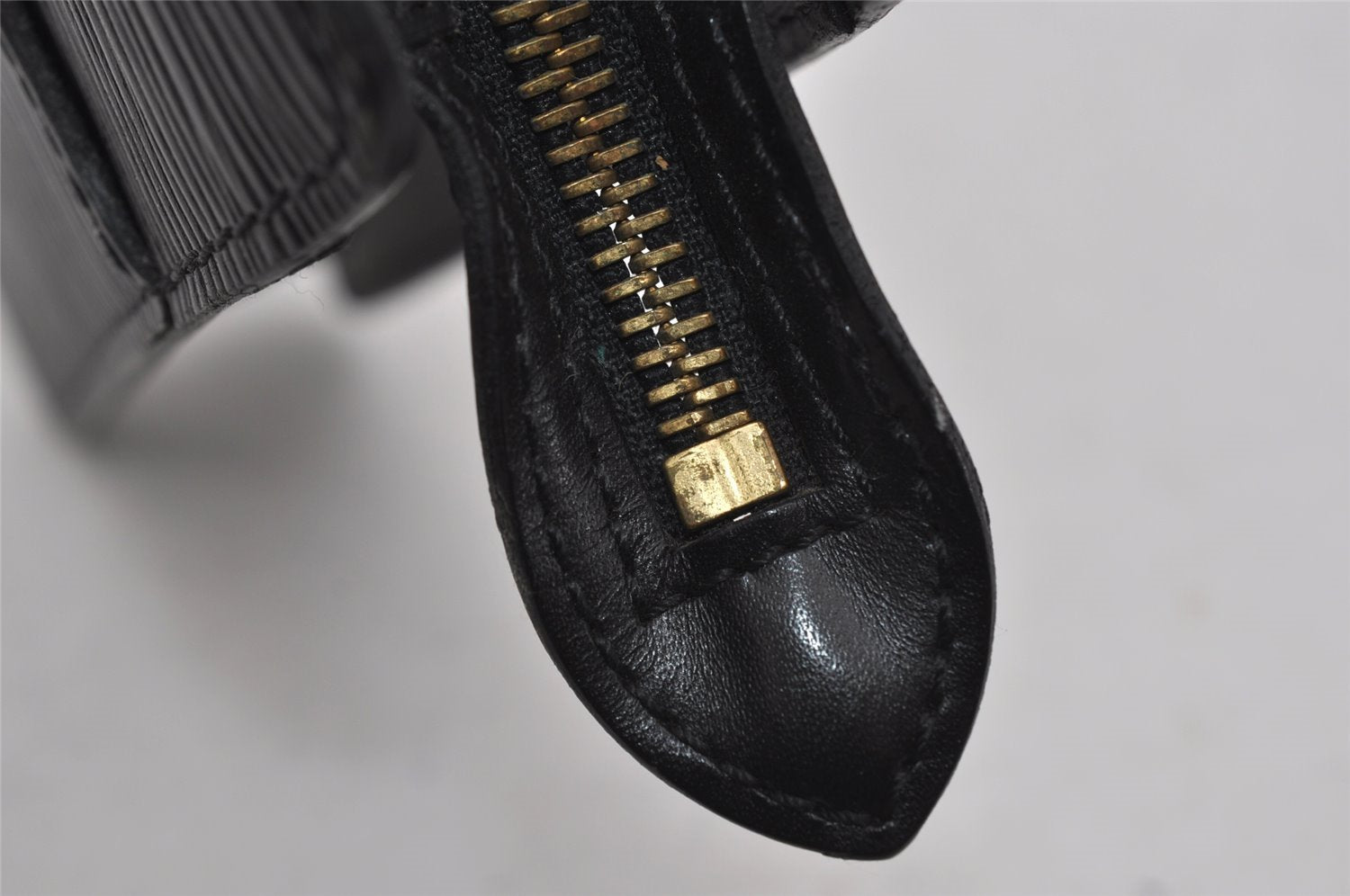 Authentic Louis Vuitton Epi Pochette Homme Clutch Hand Bag Black M52522 LV 1249I