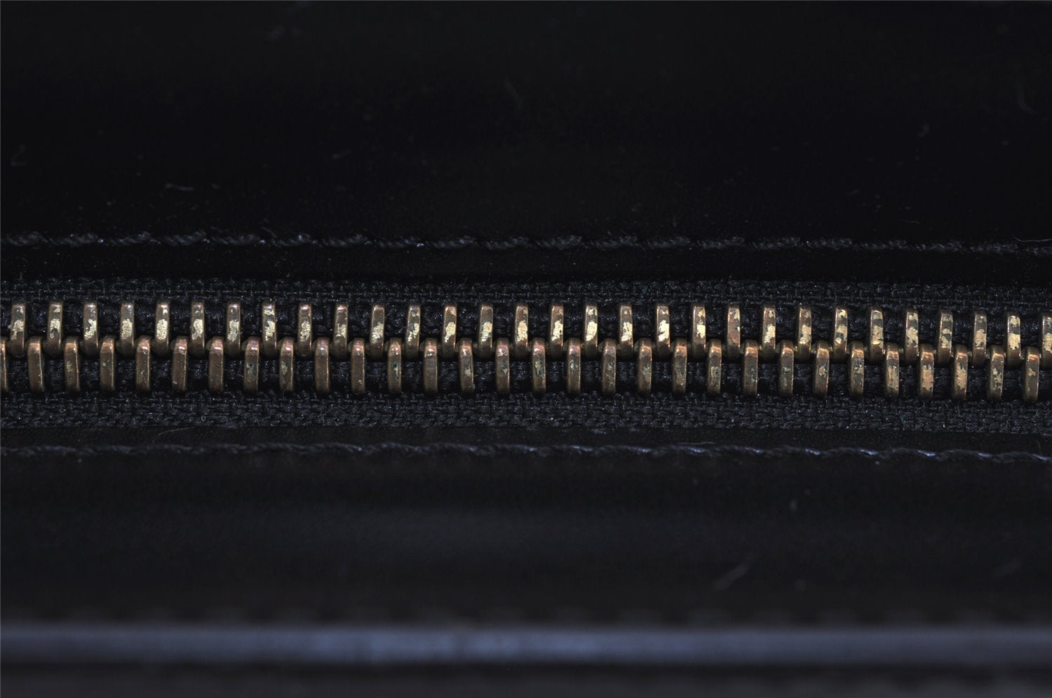 Authentic Louis Vuitton Epi Pochette Homme Clutch Hand Bag Black M52522 LV 1249I