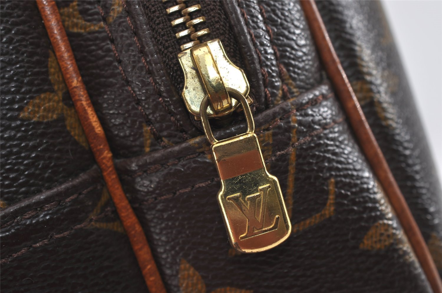 Authentic Louis Vuitton Monogram Reporter PM Shoulder Cross Bag M45254 LV 1264I