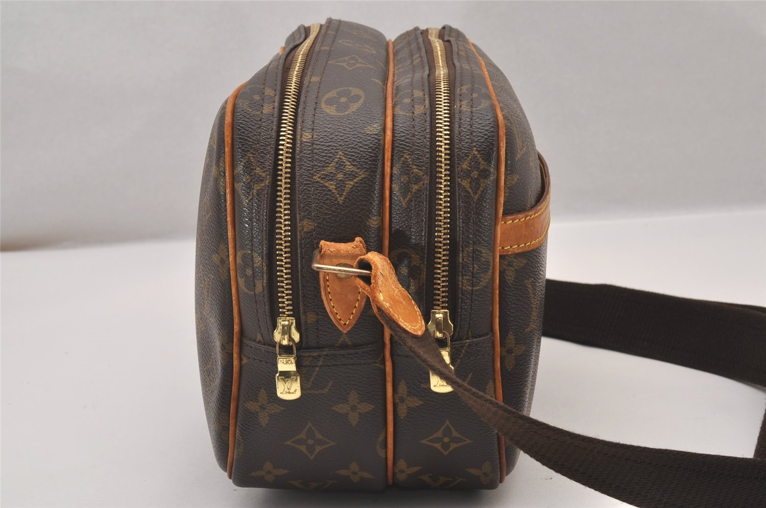 Authentic Louis Vuitton Monogram Reporter PM Shoulder Cross Bag M45254 LV 1272I