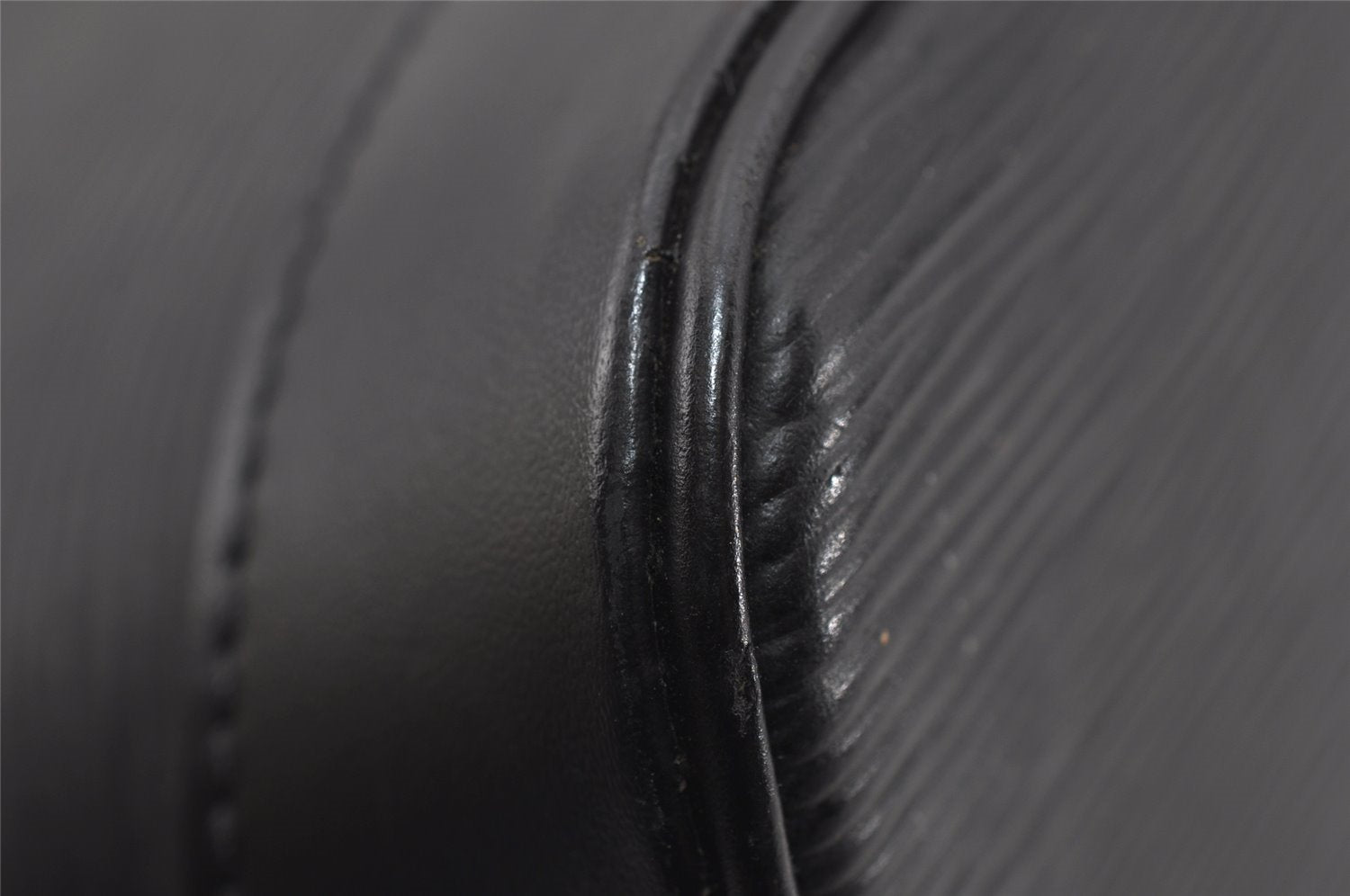 Authentic Louis Vuitton Epi Alma PM Hand Bag Black M40302 LV 1273I