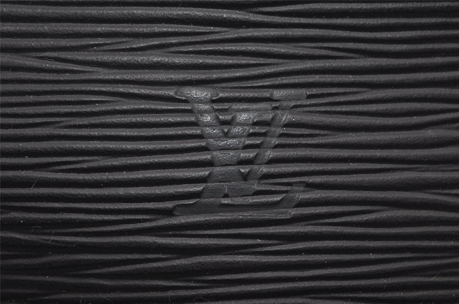 Authentic Louis Vuitton Epi Alma PM Hand Bag Black M40302 LV 1273I