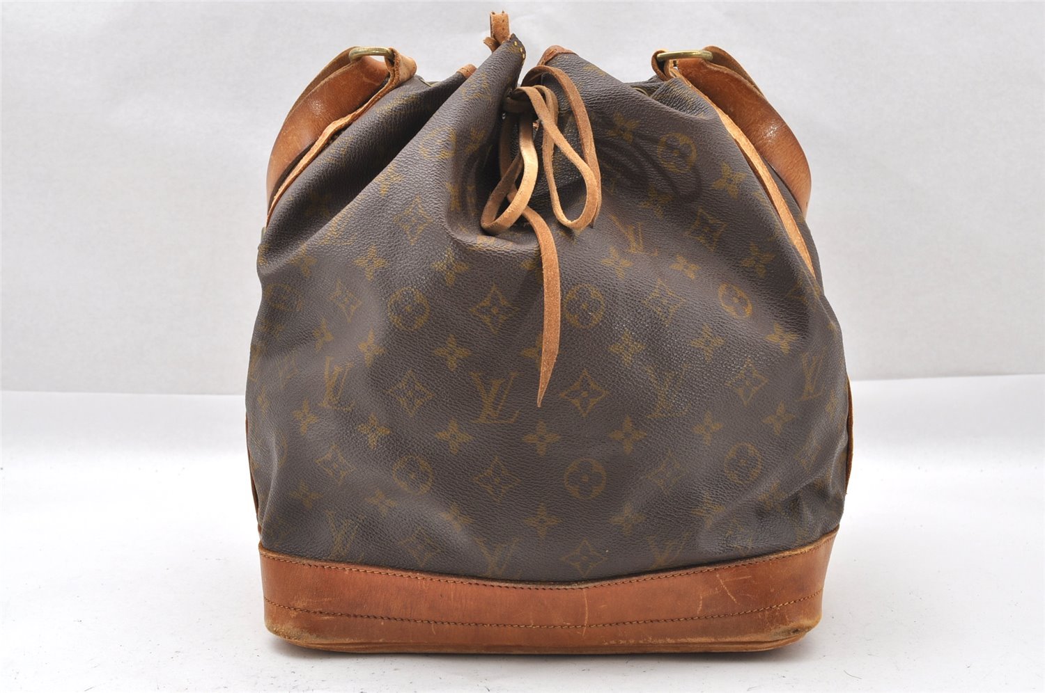 Authentic Louis Vuitton Monogram Noe Shoulder Drawstring Bag Old Model LV 1281I