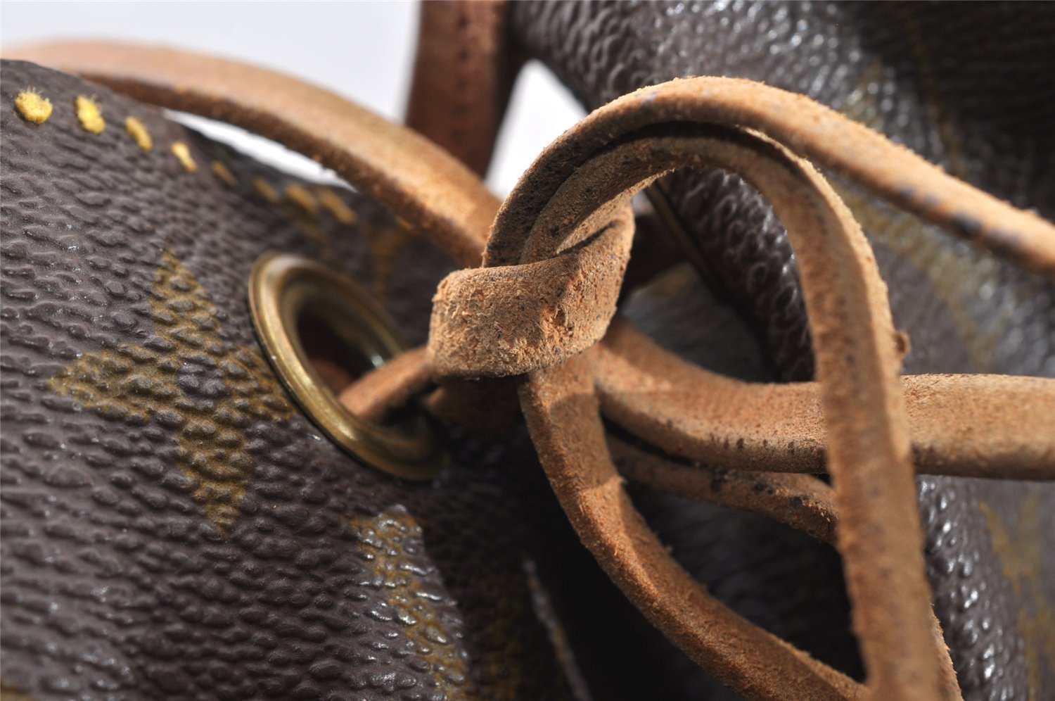 Authentic Louis Vuitton Monogram Noe Shoulder Drawstring Bag Old Model LV 1281I