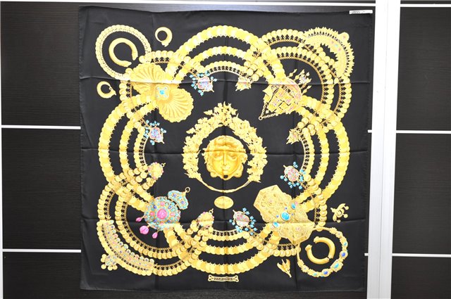 Authentic HERMES Carre 90 Scarf 