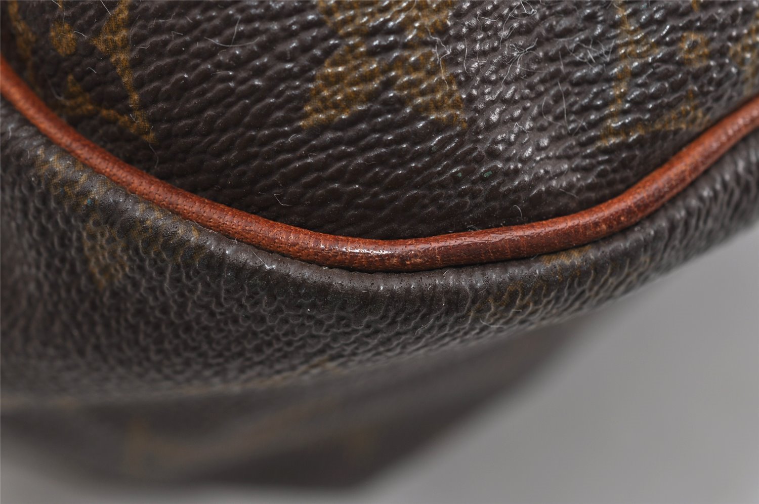 Authentic Louis Vuitton Monogram Saumur 35 Shoulder Cross Bag M42254 LV 1300I