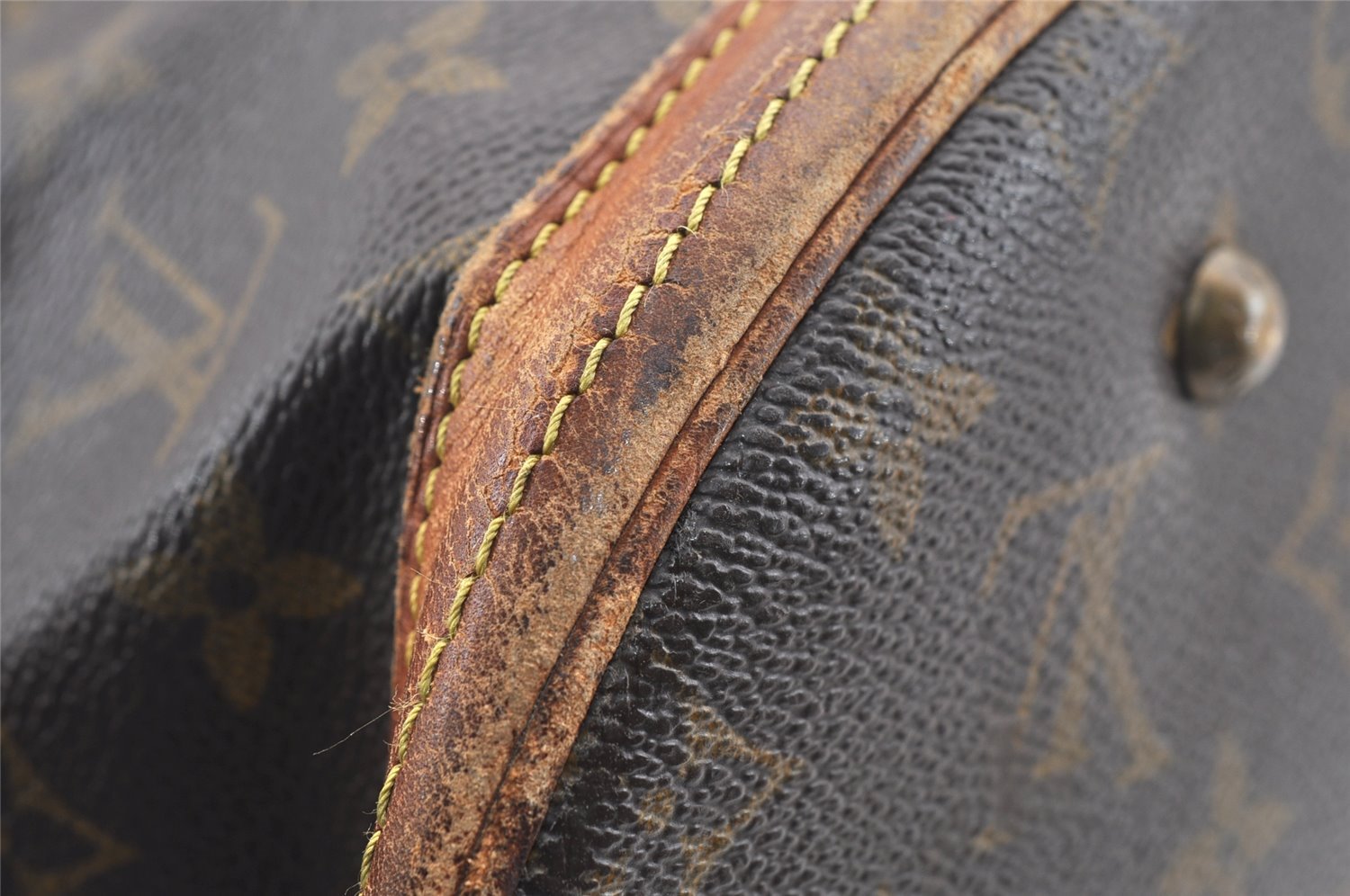 Authentic Louis Vuitton Monogram Bucket GM Shoulder Tote Bag Old Model LV 1308I