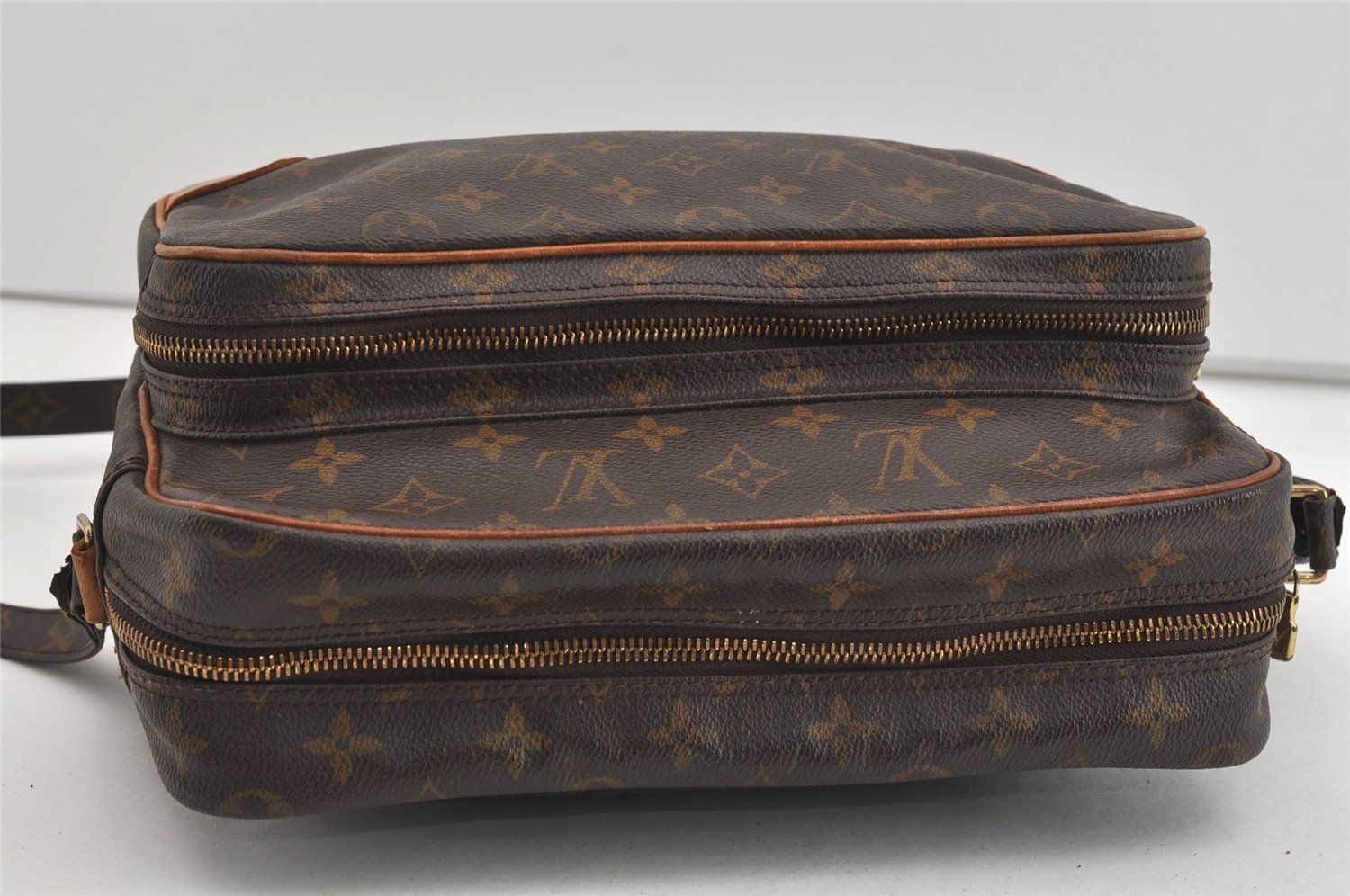 Authentic Louis Vuitton Monogram Nile Shoulder Cross Body Bag M45244 LV 1310I