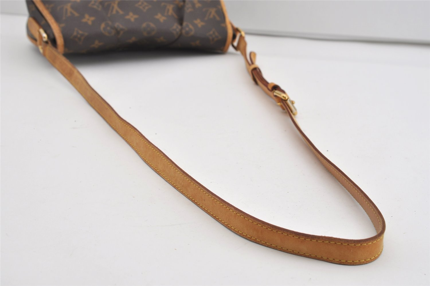 Authentic Louis Vuitton Monogram Menilmontant PM M40474 Shoulder Cross Bag 1324I