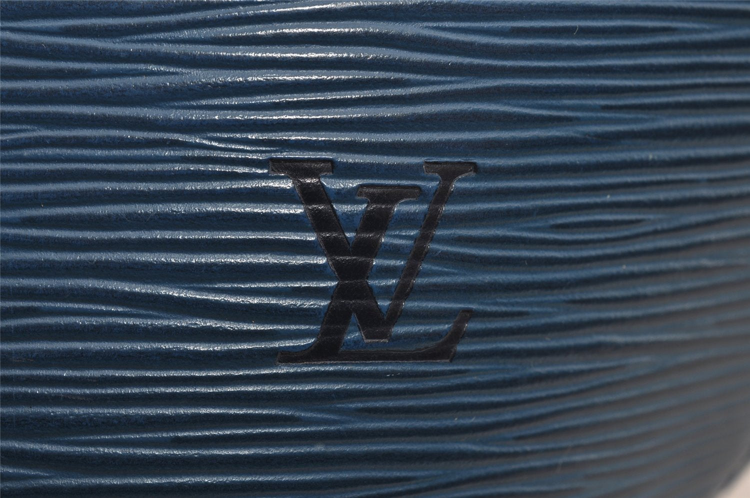 Authentic Louis Vuitton Epi Saint Jacques Poignier Long Shoulder Bag Blue 1331I