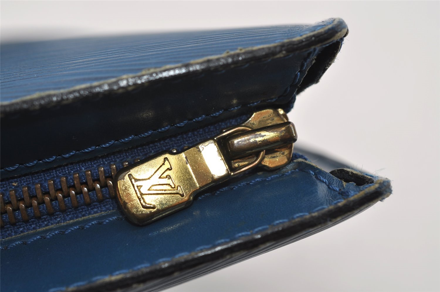 Authentic Louis Vuitton Epi Saint Jacques Poignier Long Shoulder Bag Blue 1331I