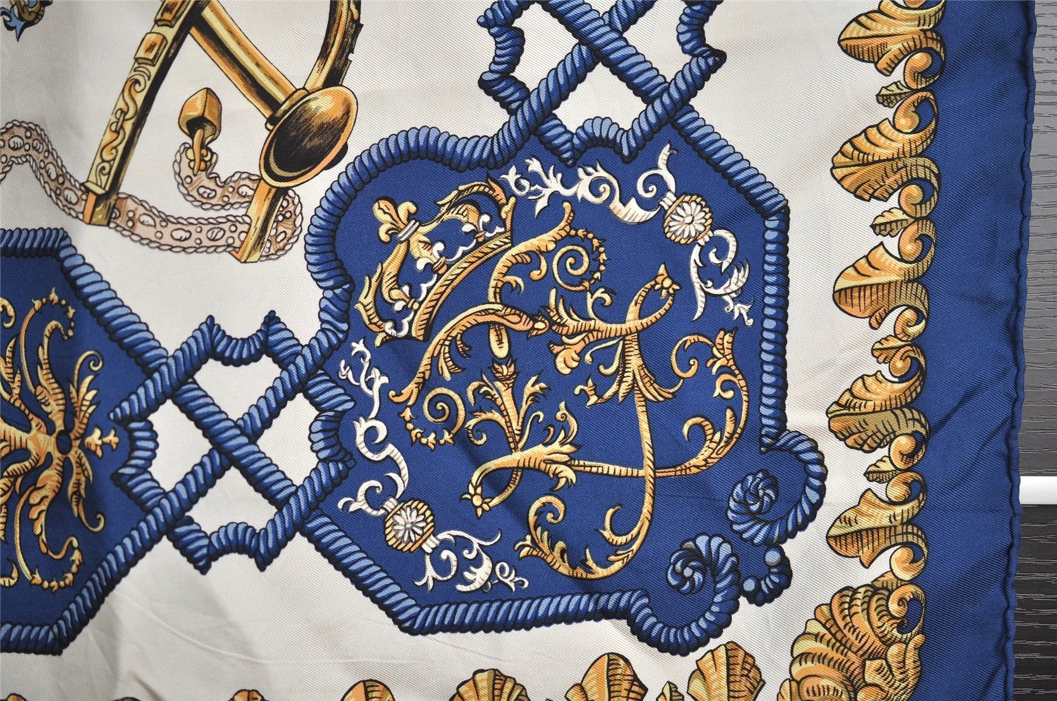 Authentic HERMES Carre 90 Scarf 