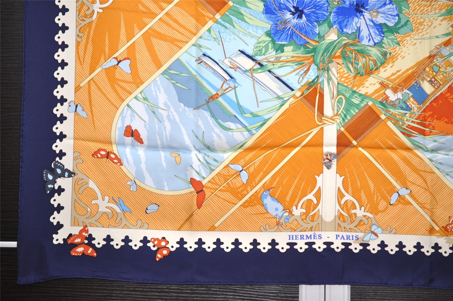 Authentic HERMES Carre 90 Scarf 