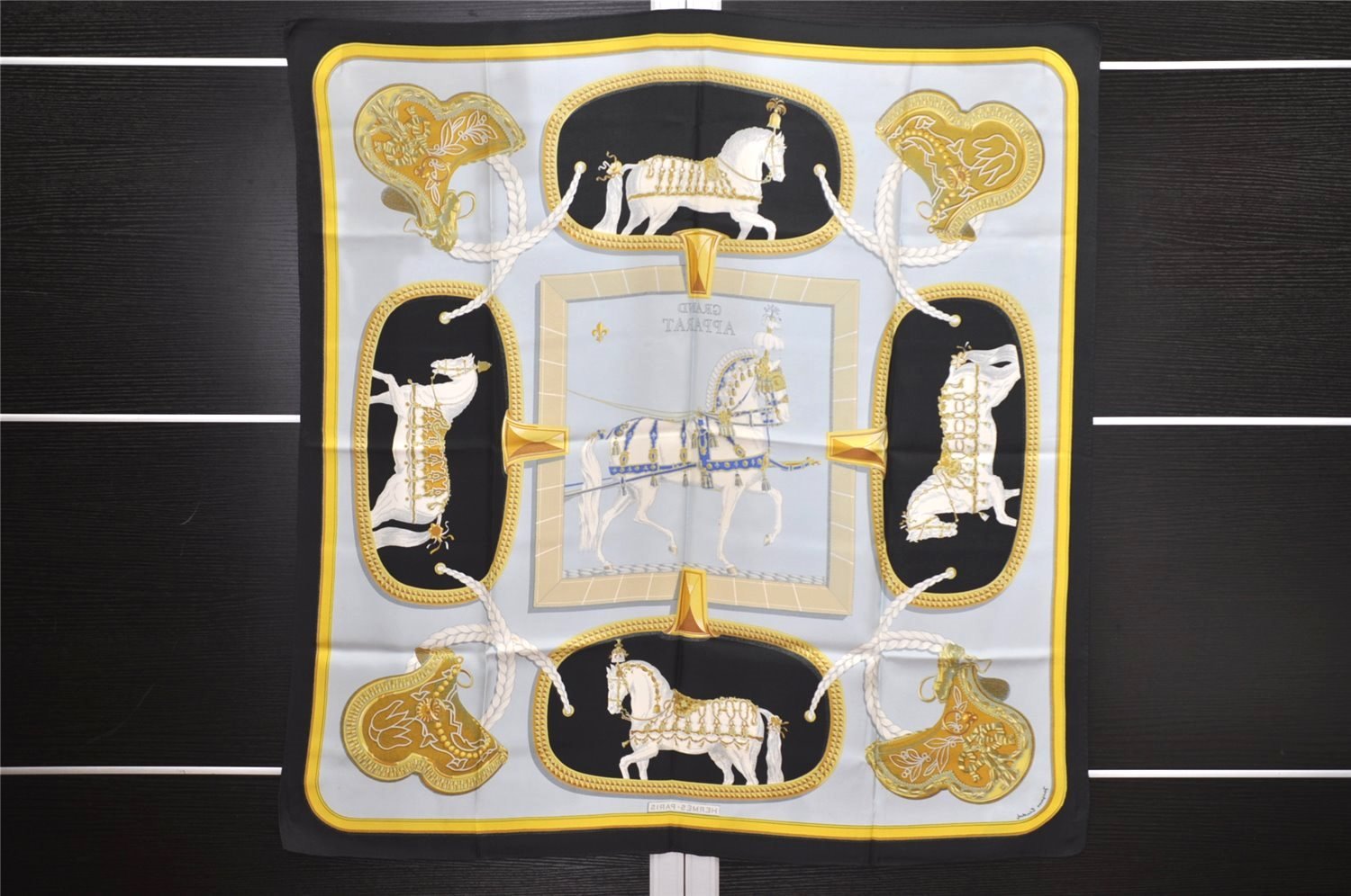 Authentic HERMES Carre 90 Scarf 