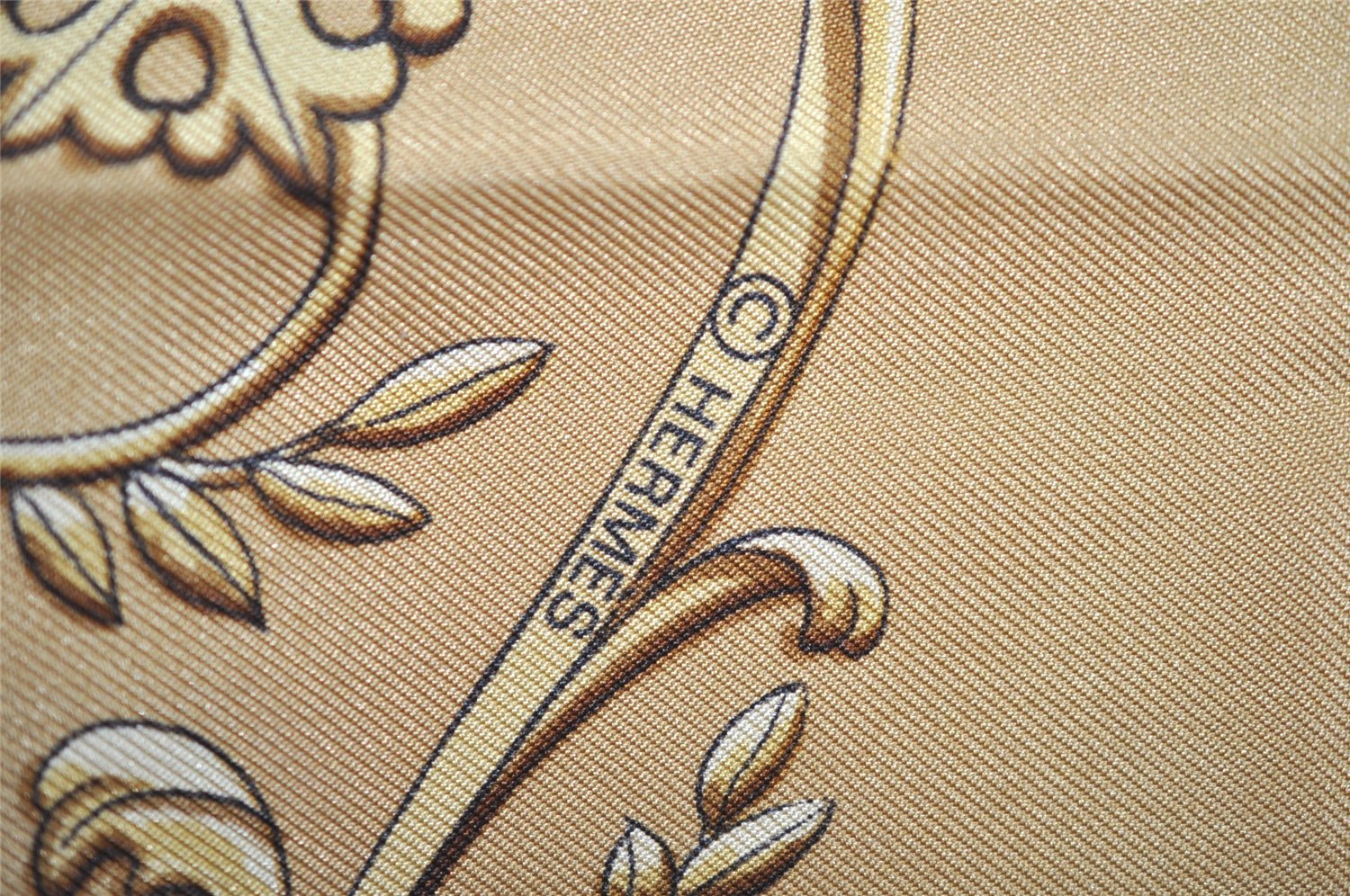 Authentic HERMES Carre 90 Scarf 