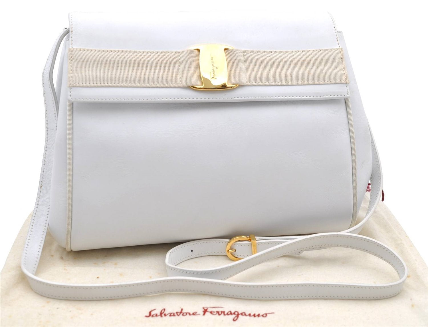 Authentic Ferragamo Vara Shoulder Cross Body Bag Purse Leather White 1366D