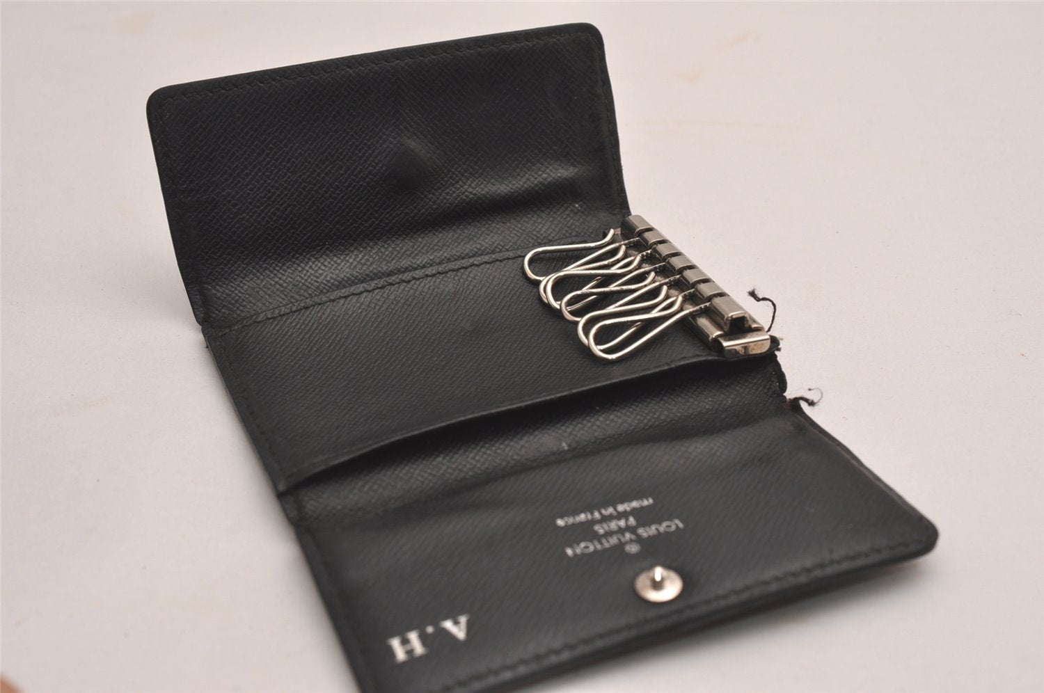 Authentic Louis Vuitton Damier Graphite Multicles 6 Key Case M62662 LV 1368I