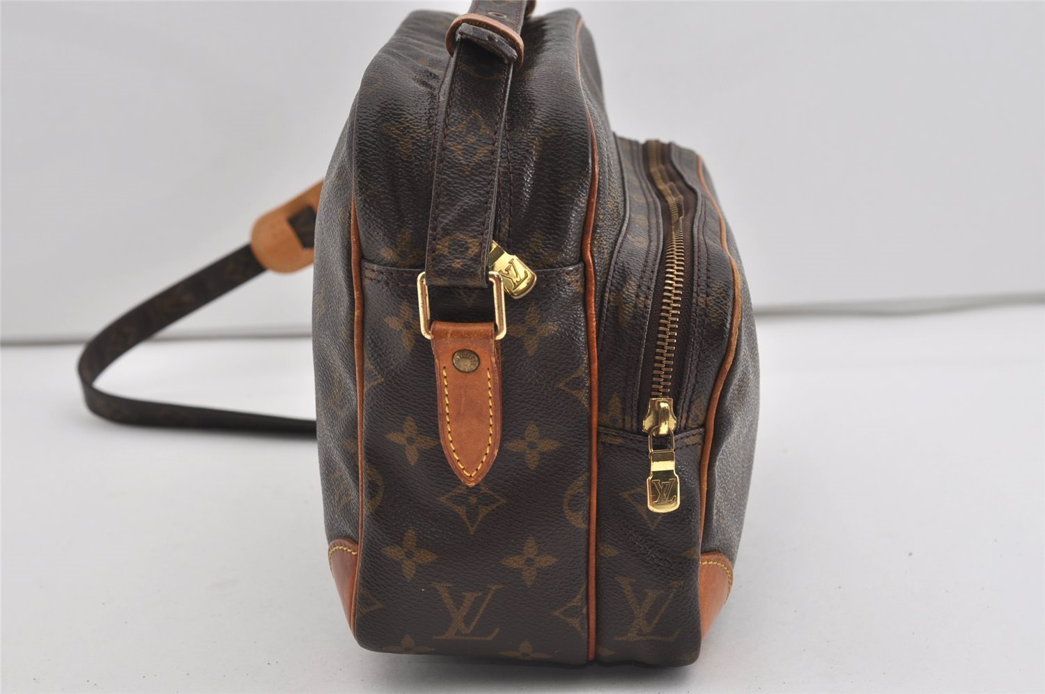 Authentic Louis Vuitton Monogram Nile Shoulder Cross Body Bag M45244 LV 1370I