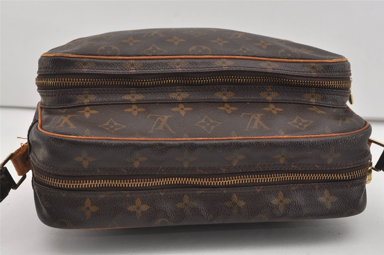 Authentic Louis Vuitton Monogram Nile Shoulder Cross Body Bag M45244 LV 1370I