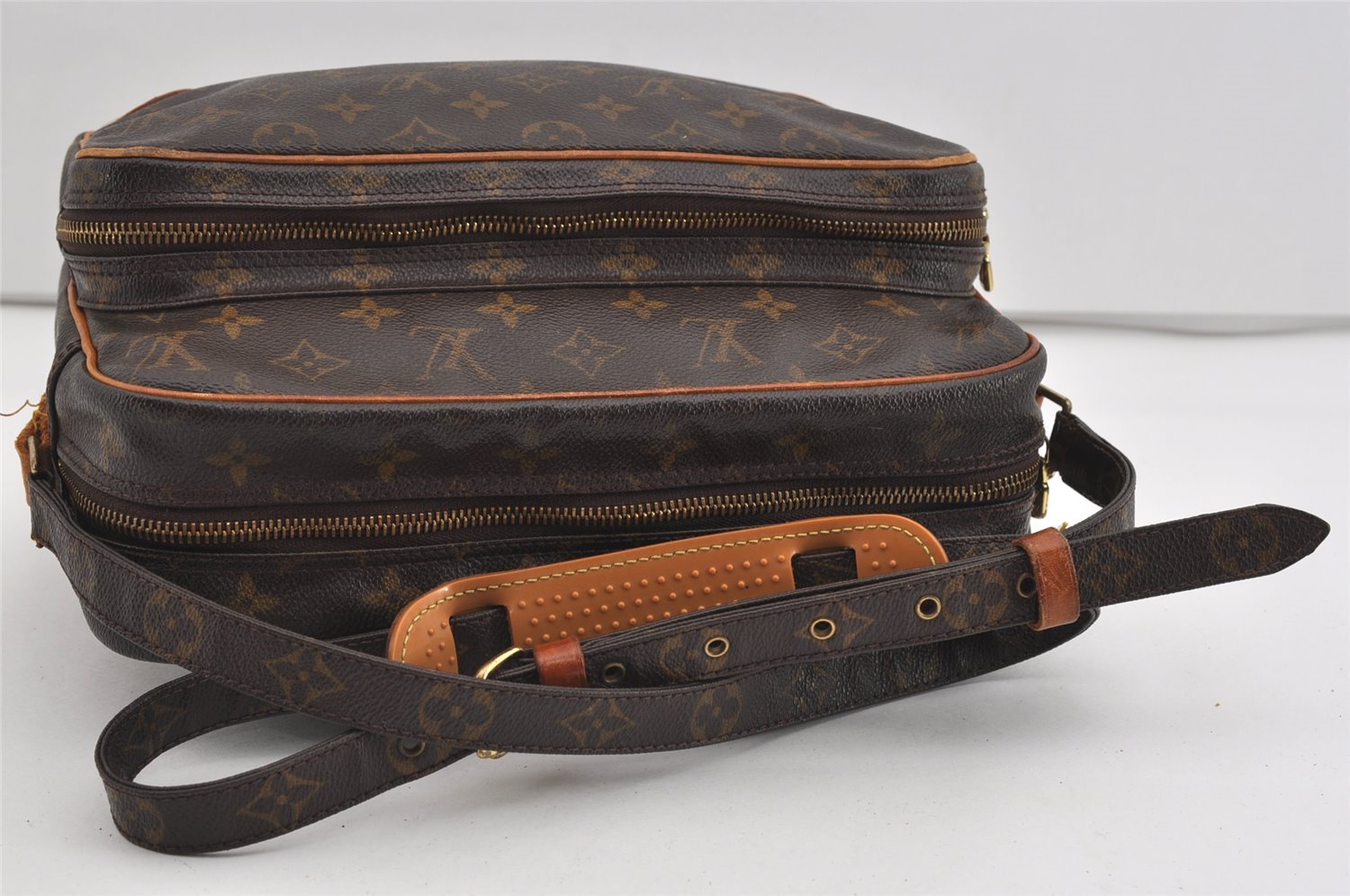Authentic Louis Vuitton Monogram Nile Shoulder Cross Body Bag M45244 LV 1370I