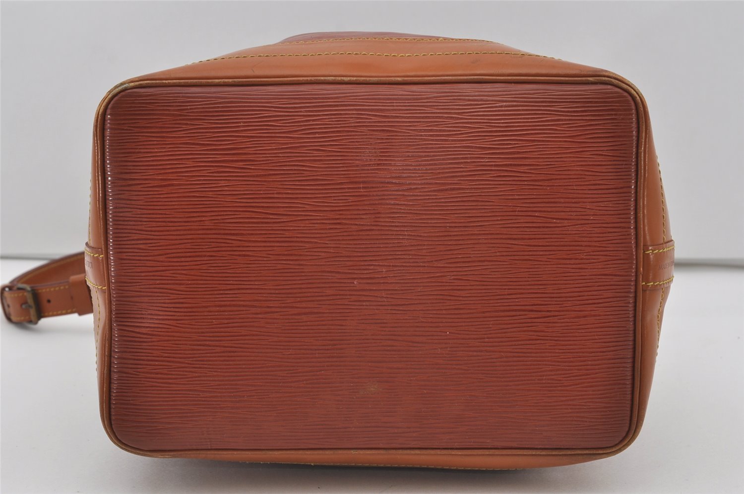 Authentic Louis Vuitton Epi Noe Bi-color Brown Drawstring Bag M44028 LV 1374I