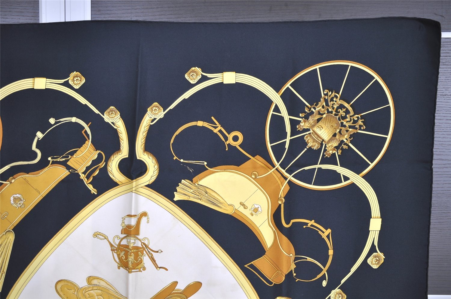 Authentic HERMES Carre 90 Scarf 