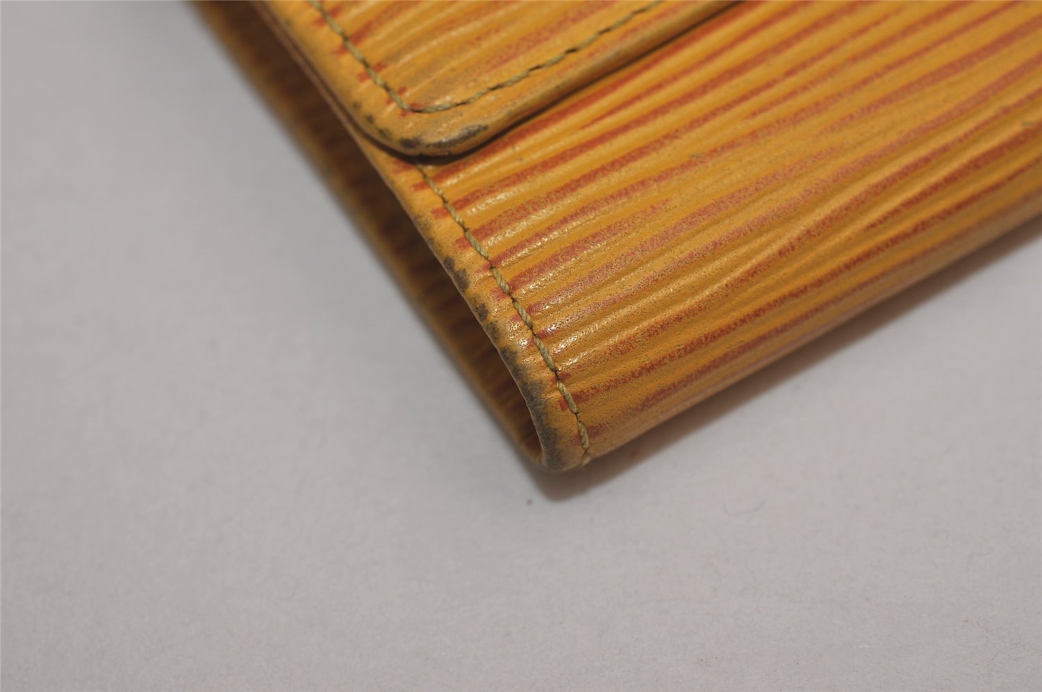 Authentic Louis Vuitton Epi Multicles 6 Key Case Yellow M63819 LV 1391I