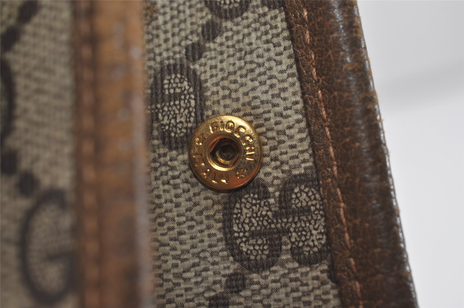 Authentic GUCCI Vintage Clutch Hand Bag Purse GG PVC Leather Brown 1404I