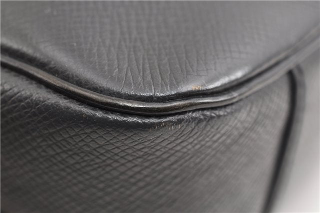 Auth Louis Vuitton Taiga Trousse Toilette GM Clutch Bag Black M30212 LV 1411G