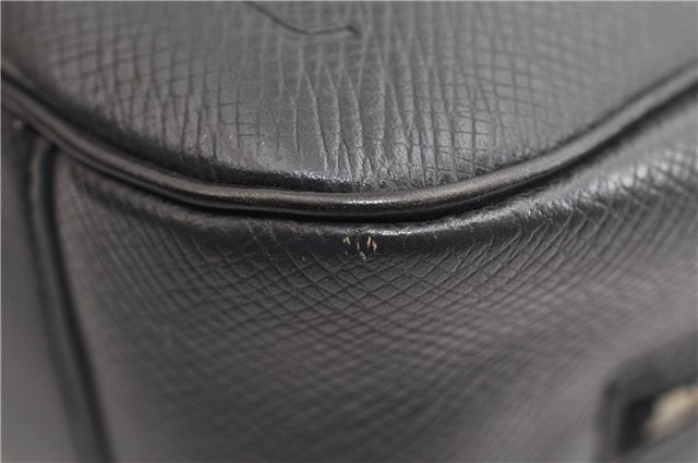 Auth Louis Vuitton Taiga Trousse Toilette GM Clutch Bag Black M30212 LV 1411G