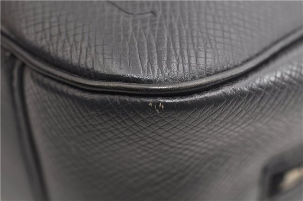 Auth Louis Vuitton Taiga Trousse Toilette GM Clutch Bag Black M30212 LV 1411G