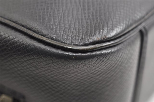 Auth Louis Vuitton Taiga Trousse Toilette GM Clutch Bag Black M30212 LV 1411G