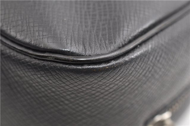 Auth Louis Vuitton Taiga Trousse Toilette GM Clutch Bag Black M30212 LV 1411G