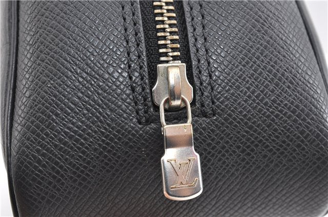Auth Louis Vuitton Taiga Trousse Toilette GM Clutch Bag Black M30212 LV 1411G