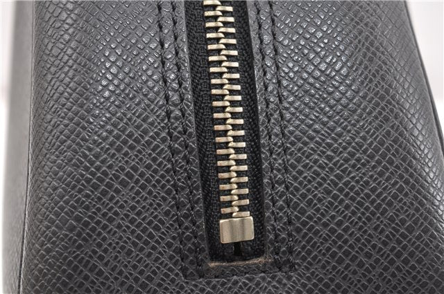 Auth Louis Vuitton Taiga Trousse Toilette GM Clutch Bag Black M30212 LV 1411G